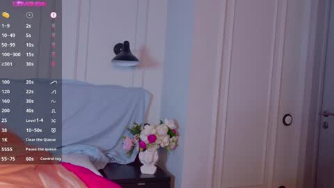 tinasiner online show from 12/10/24, 02:50