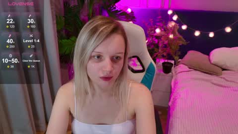 tinasiner online show from 01/12/25, 02:09