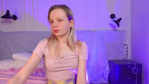 tinasiner online show from 01/24/25, 08:11