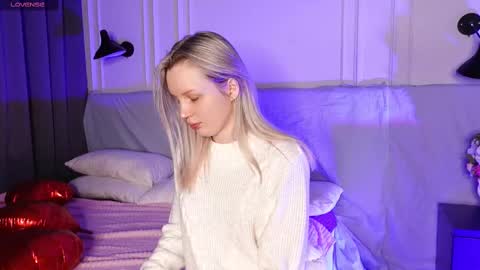 tinasiner online show from 02/12/25, 01:37