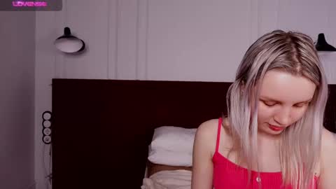 tinasiner online show from 02/24/25, 06:36