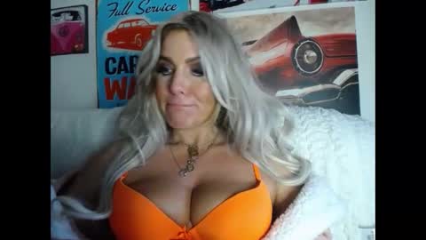 Snapshot of tinkerbell822 chatting on 01/10/25, 04:41 tinkerbell822 online show from 01/10/25, 04:41
