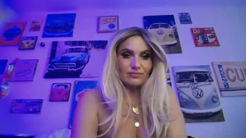 Snapshot of tinkerbell822 chatting on 03/10/25, 04:35 tinkerbell822 online show from 03/10/25, 04:35
