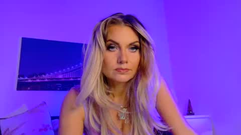 Snapshot of tinkerbell822 chatting on 09/30/25, 07:57 tinkerbell822 online show from 09/30/25, 07:57