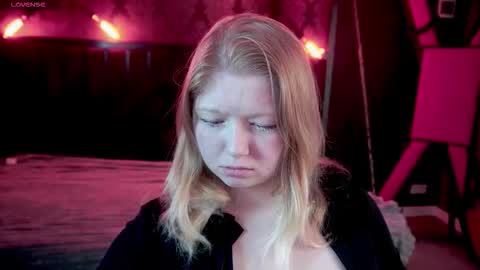 TinkerrBelll online show from 10/22/25, 07:24