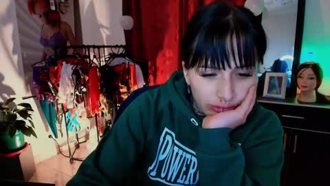 I AM BELLA  ----------- follow my  IG  TINNS 69 online show from 11/21/25, 01:48