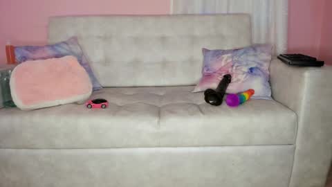 tiny_cora online show from 01/06/25, 07:35