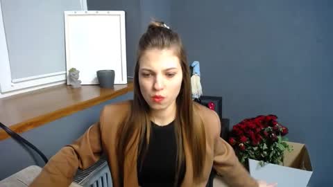 Snapshot of tiny_felicity chatting on 02/24/25, 07:33 Gloria online show from 02/24/25, 07:33