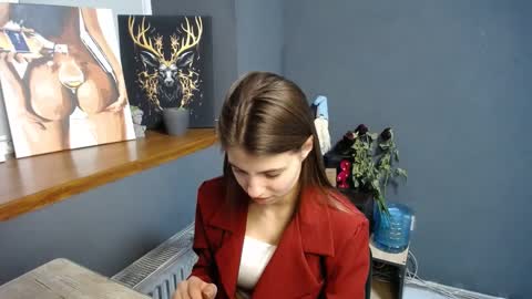Snapshot of tiny_felicity chatting on 03/08/25, 08:11 Gloria online show from 03/08/25, 08:11