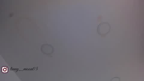 Snapshot of tinymoon_ chatting on 02/01/25, 03:50 Luna online show from 02/01/25, 03:50