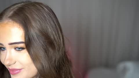 Lili online show from 11/18/25, 04:11