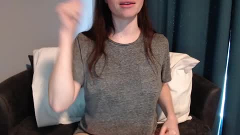 Snapshot of tinyytina chatting on 01/12/25, 02:52 TinyyTina online show from 01/12/25, 02:52