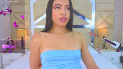 Snapshot of tiphani_walker_ chatting on 09/16/25, 12:22 Tiphani Walker online show from 09/16/25, 12:22