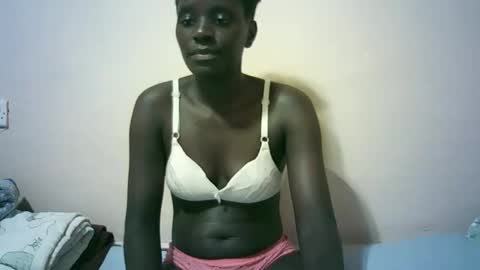 Snapshot of tishah chatting on 10/19/25, 07:14 Roshan online show from 10/19/25, 07:14