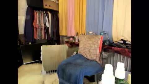 Snapshot of tittkiss chatting on 10/11/25, 08:35 liebe es mich nackt vor der cam zu zeigen online show from 10/11/25, 08:35