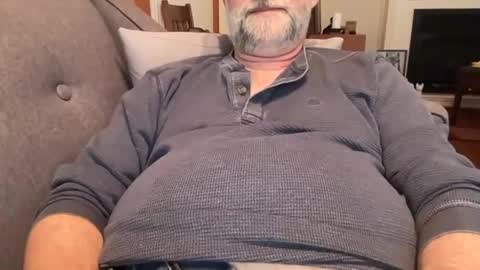 Snapshot of tjbear101 chatting on 02/15/25, 10:42 tjbear101 online show from 02/15/25, 10:42
