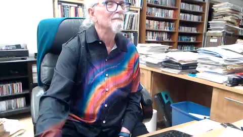 Snapshot of tman1947 chatting on 10/19/25, 02:23 tman1947 online show from 10/19/25, 02:23