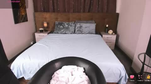 2 GMT Mo Tu We Th Fr 10am-4am online show from 10/12/25, 10:09