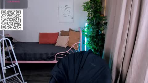 2 GMT Mo Tu We Th Fr 10am-4am online show from 11/03/25, 09:59