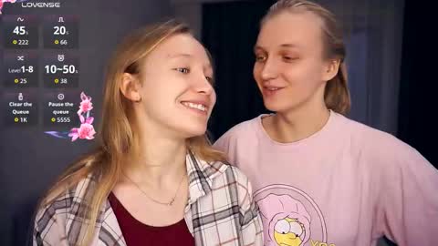 Snapshot of tobicovitt chatting on 10/27/25, 06:17 Mary online show from 10/27/25, 06:17