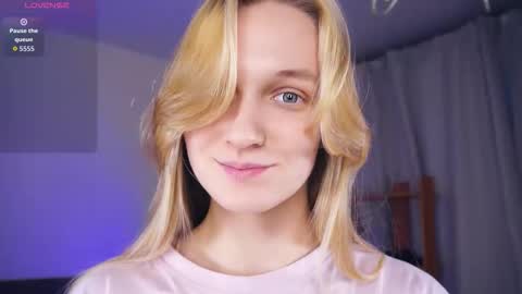 Snapshot of tobicovitt chatting on 11/03/25, 06:14 Mary online show from 11/03/25, 06:14