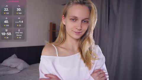 Snapshot of tobicovitt chatting on 11/10/25, 06:34 Mary online show from 11/10/25, 06:34