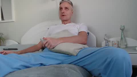 Snapshot of toffmen chatting on 01/12/25, 02:09 Daniel Bisexual uncut 20cm online show from 01/12/25, 02:09