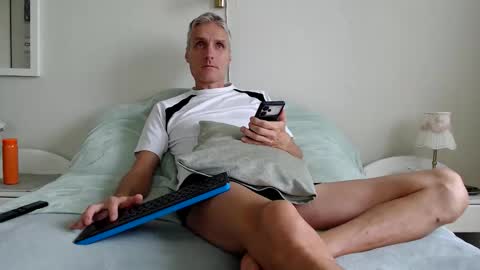 Snapshot of toffmen chatting on 09/21/25, 06:04 Daniel Bisexual uncut 20cm online show from 09/21/25, 06:04
