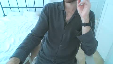 Snapshot of toja112 chatting on 12/19/24, 09:40 Martin online show from 12/19/24, 09:40