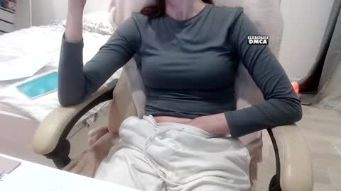 Snapshot of token___ chatting on 02/23/25, 04:02 Arina online show from 02/23/25, 04:02