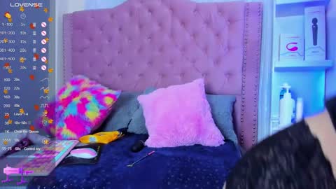 Snapshot of tokito_mitsuri chatting on 12/17/24, 01:05 tokito mitsuri online show from 12/17/24, 01:05