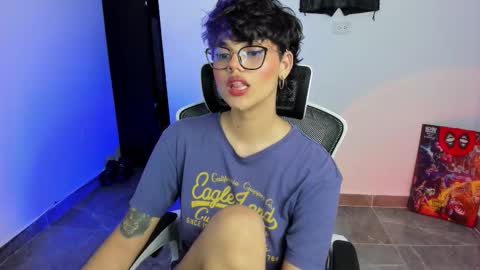 Snapshot of tokyo_uwu chatting on 10/08/25, 02:53 sofi 3 online show from 10/08/25, 02:53