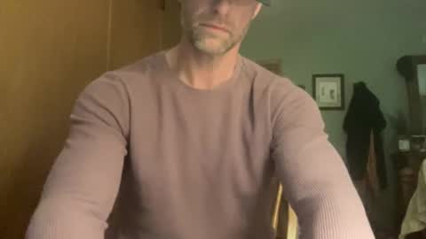 Snapshot of tokyodude12 chatting on 09/18/25, 07:27 The Beekeeper online show from 09/18/25, 07:27