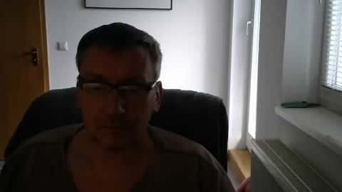 Snapshot of tom_653 chatting on 09/23/25, 10:51 Tom online show from 09/23/25, 10:51