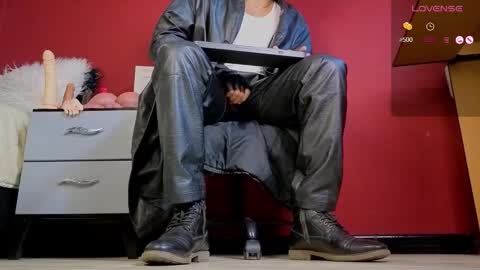 Tom online show from 11/19/25, 02:11