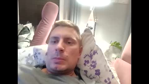 Snapshot of tom_horny84 chatting on 12/09/24, 12:12 tom_horny84 online show from 12/09/24, 12:12