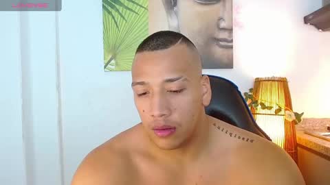 Snapshot of tom_muscle1 chatting on 01/25/25, 06:02 Tom muscle1 online show from 01/25/25, 06:02