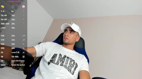 Snapshot of tom_walton chatting on 12/10/24, 01:43 tom online show from 12/10/24, 01:43