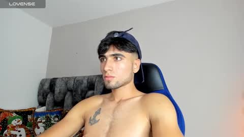 Snapshot of tom_walton chatting on 12/21/24, 11:45 tom online show from 12/21/24, 11:45