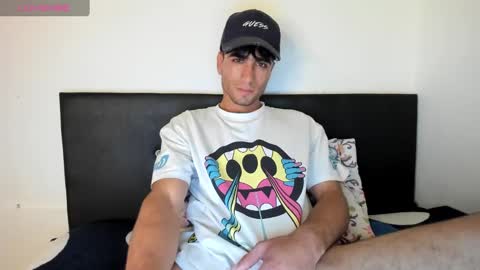 Snapshot of tom_walton chatting on 02/07/25, 03:55 tom online show from 02/07/25, 03:55