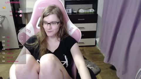 Snapshot of tomato_tease chatting on 11/12/25, 02:06 tomato_tease online show from 11/12/25, 02:06