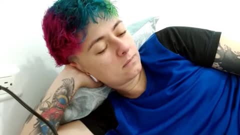 Blue online show from 10/31/25, 05:25