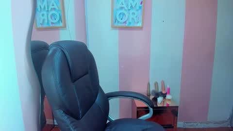 Snapshot of tomboygirl69 chatting on 11/19/25, 09:15 tomboygirl69 online show from 11/19/25, 09:15