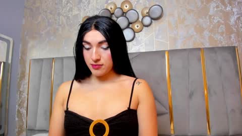 Snapshot of tomlondon_ chatting on 02/03/25, 11:42 online show from 02/03/25, 11:42