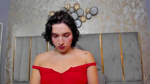 Snapshot of tomlondon_ chatting on 02/06/25, 11:43 online show from 02/06/25, 11:43