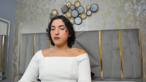Snapshot of tomlondon_ chatting on 02/23/25, 11:44 online show from 02/23/25, 11:44