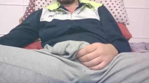 Snapshot of tommaso9046 chatting on 01/05/25, 04:16 tommaso9046 online show from 01/05/25, 04:16