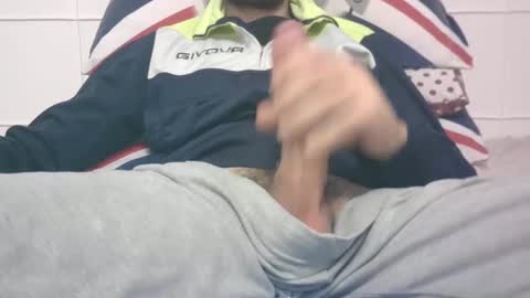 Snapshot of tommaso9046 chatting on 02/14/25, 05:14 tommaso9046 online show from 02/14/25, 05:14