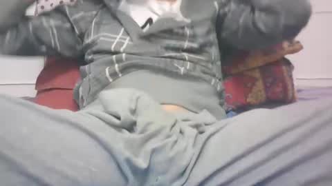 Snapshot of tommaso9046 chatting on 03/01/25, 06:00 tommaso9046 online show from 03/01/25, 06:00