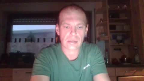 Snapshot of tommy3300 chatting on 10/12/25, 05:17 tommy online show from 10/12/25, 05:17